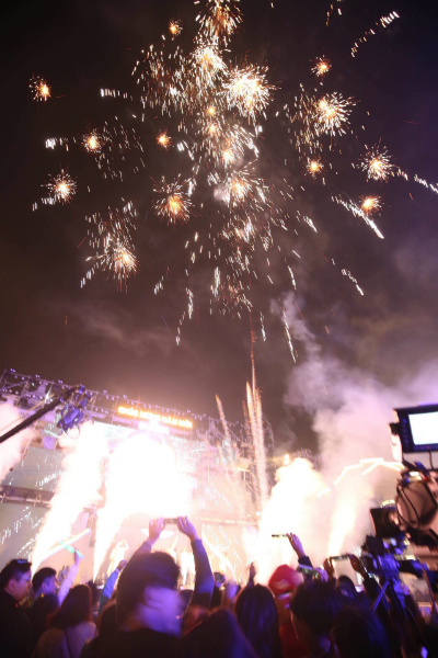 Fireworks return as Vietnam welcomes 2018 - Go Asia Travel